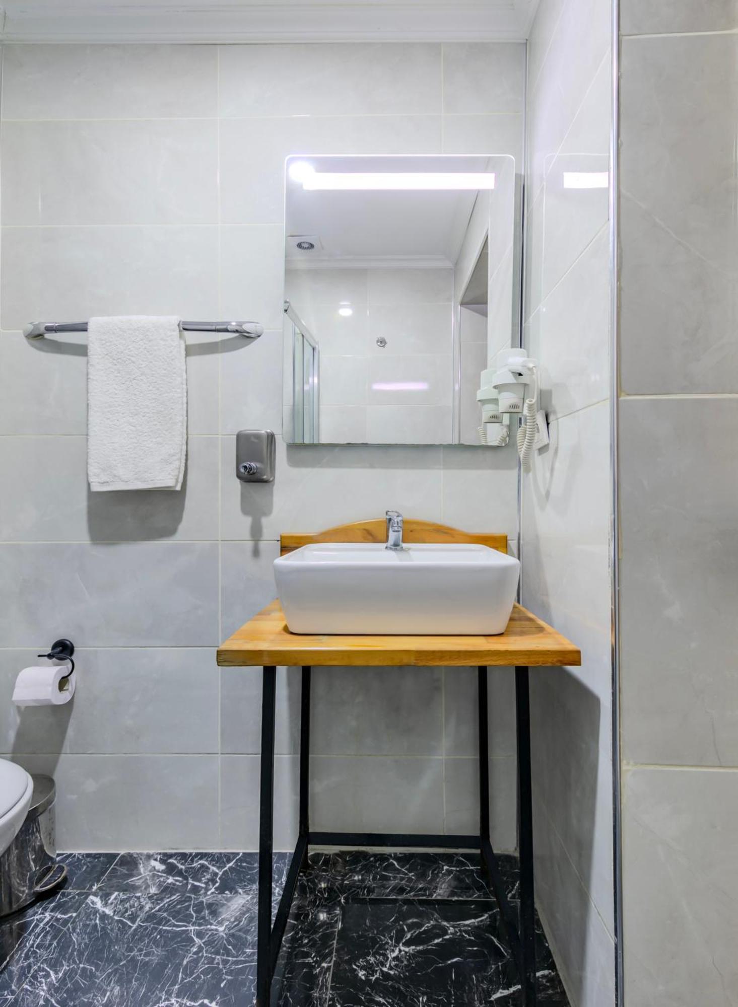 La Pazza Suites อิสตันบูล ภายนอก รูปภาพ