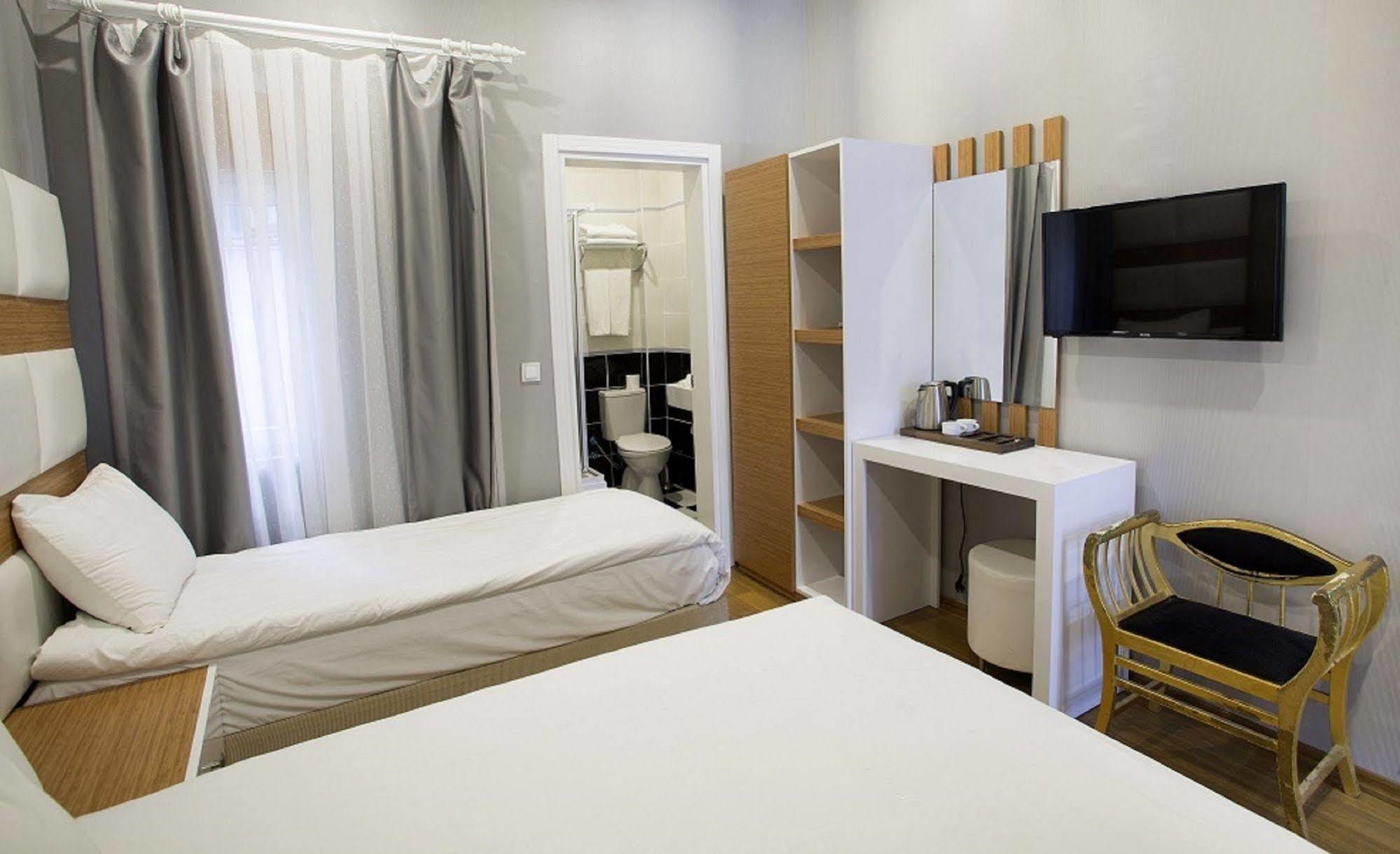 La Pazza Suites อิสตันบูล ภายนอก รูปภาพ